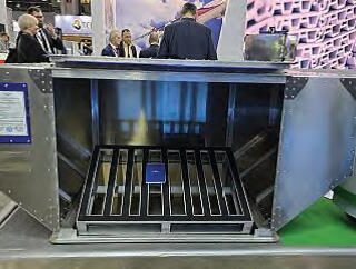парк авиационных контейнеров и паллет