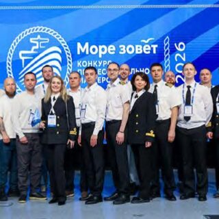 кадры, Дальний восток, морской конгресс
